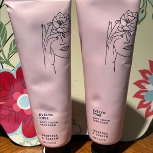 Crabtree & Evelyn Evelyn Rose Soft Touch Face Foam - Light Pink